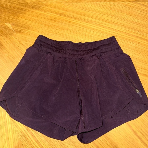 Lululemon Tracker Short 4” Size 4 - Picture 2 of 7